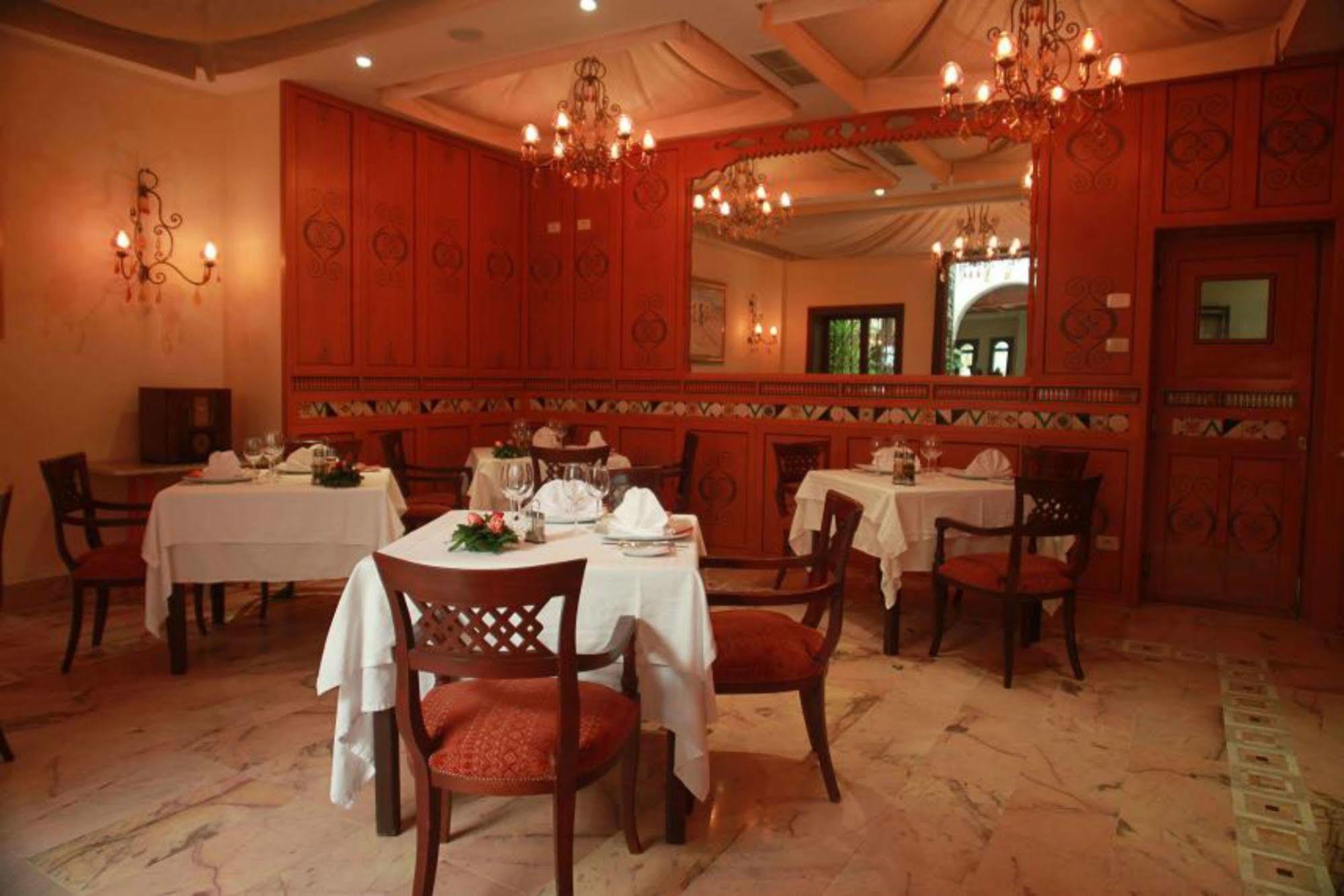 Hotel Borj Dhiafa Sfax Esterno foto